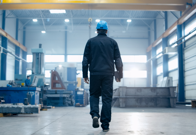 К станку! Каких рабочих особенно не хватает на заводах Сибири и Урала в начале 2024-го