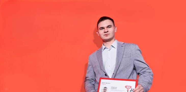 «Не говорите „это не мое дело“ — учитесь всему»: разговор с рабочим, который быстро стал руководителем