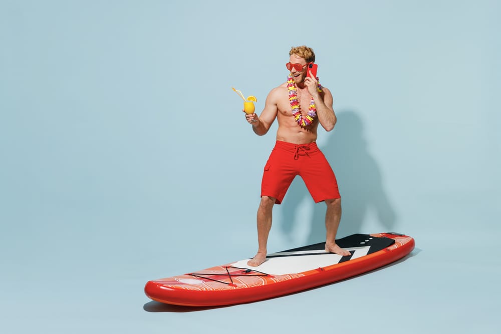 От SUP-бордов до мороженого: ТОП-7 летних вакансий с зарплатой до 180 тысяч рублей