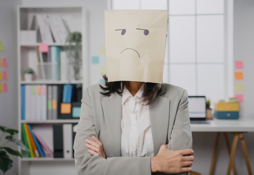 Бывший работник оставляет гневные отзывы о компании: можно ли его засудить?