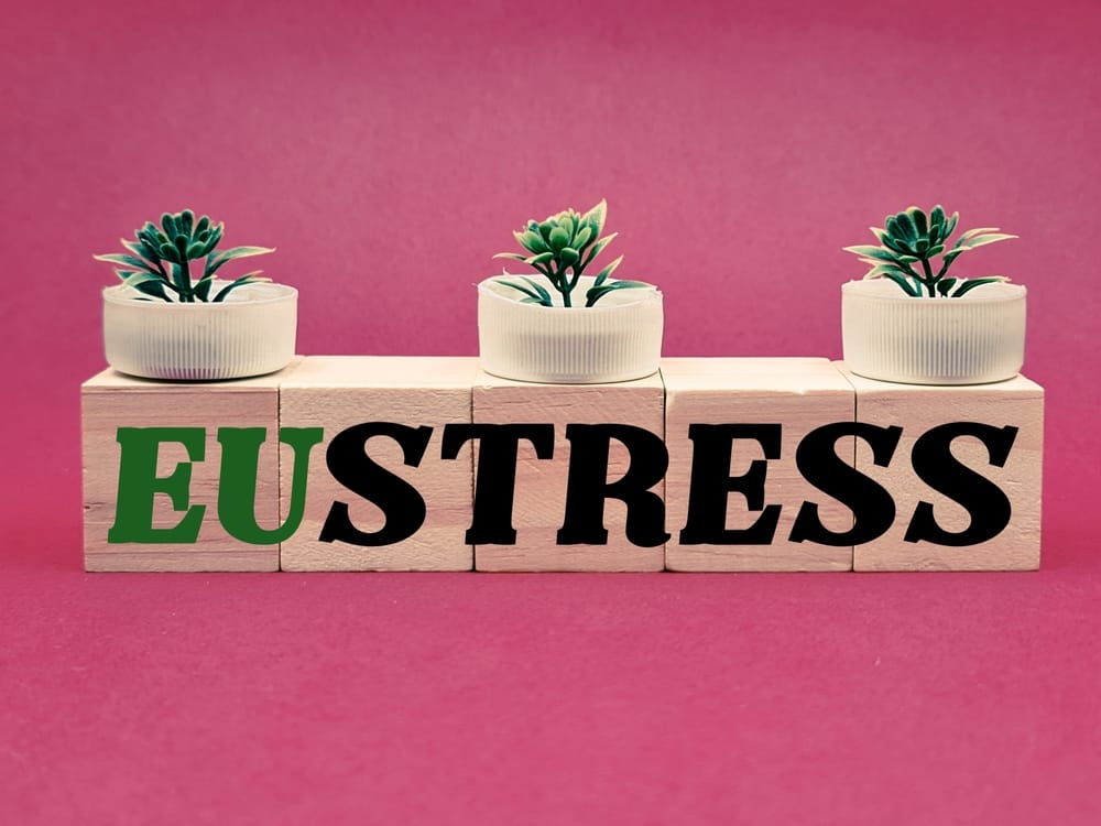 «Побочка от радости»: что такое эустресс, зачем он нужен и как от него не выгореть