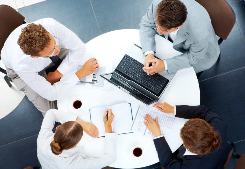 Почему работодатели жалуются на нехватку кадров, а соискатели — на невозможность найти работу